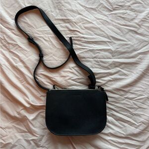 Lo & Sons Black Crossbody Bag
